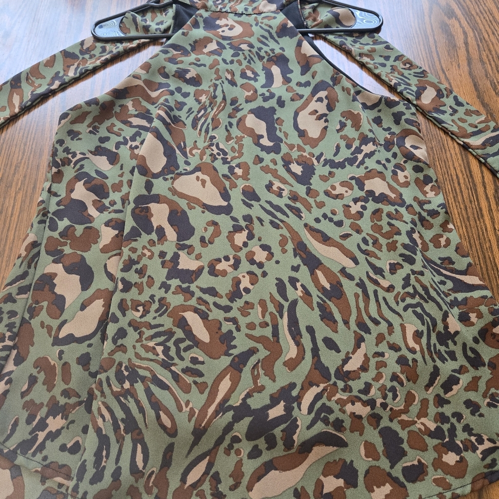 L&B Blouse - Picture 7 of 8